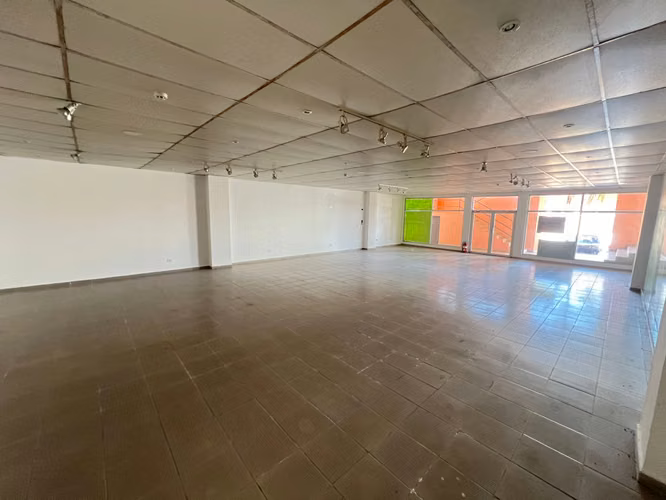 Venta de Local Comercial en P.H. Coronado Plaza - Imagen 4