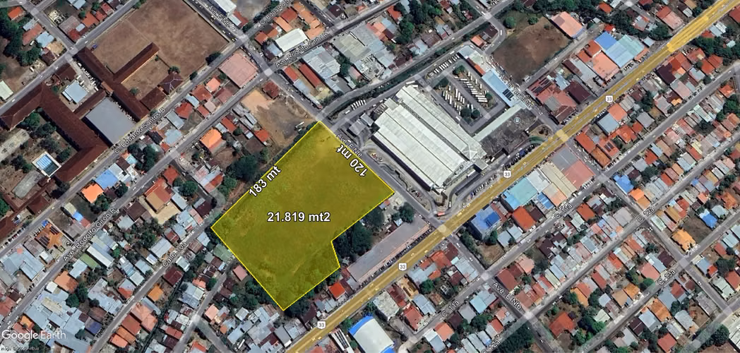 Terreno pegado  a la terminal de Santiago