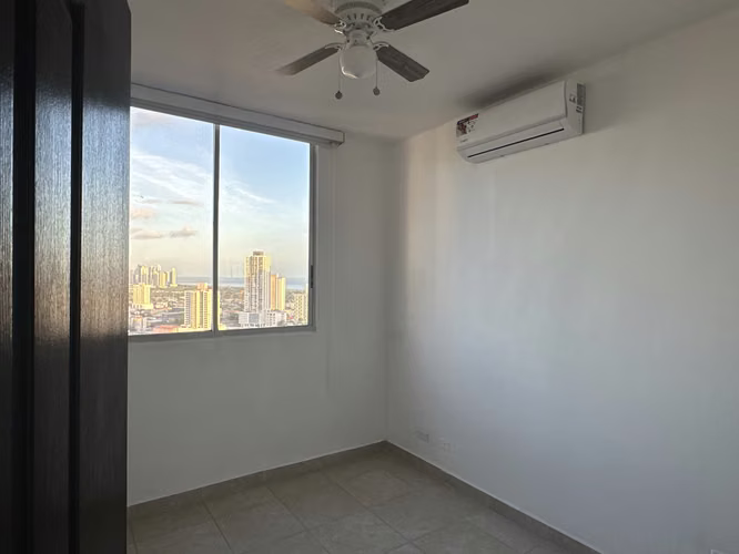 Alquilo apartamento en PH El Doral, línea blanca - Imagen 14