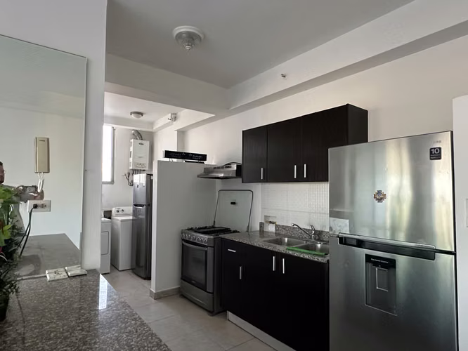 Alquilo apartamento en PH El Doral, línea blanca - Imagen 4