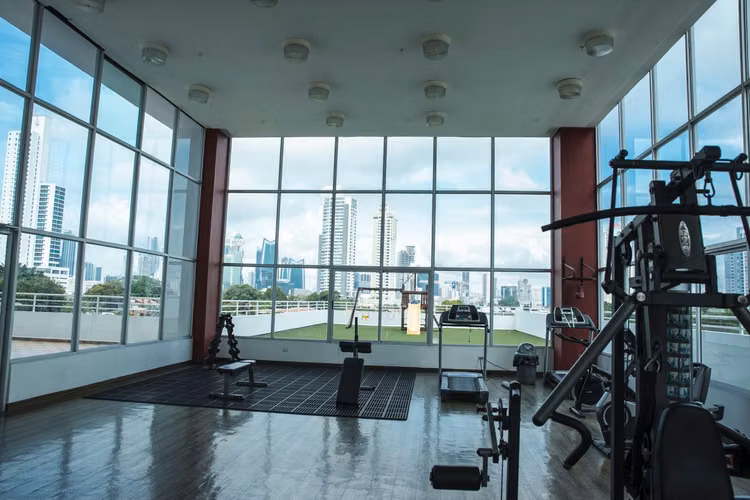 Apartamento con hermosas vistas en Harmony Tower en el corazón de la Ciudad