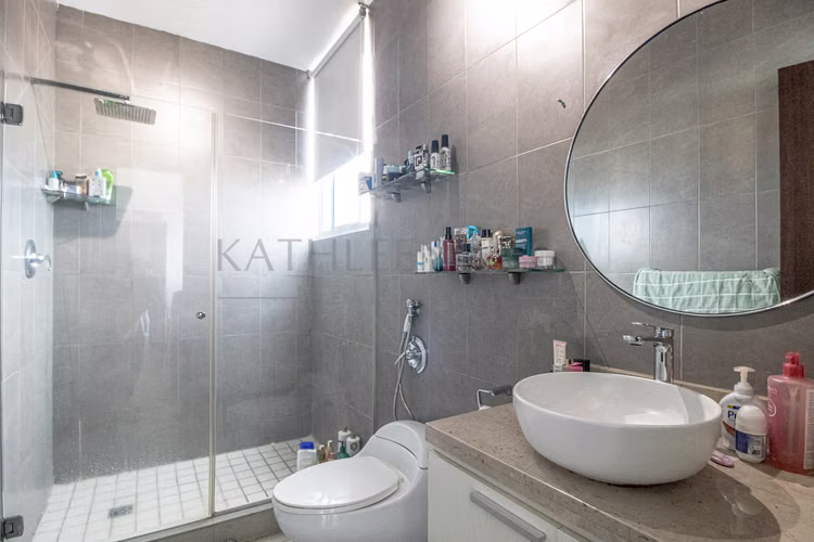 Apartamento con hermosas vistas en Harmony Tower en el corazón de la Ciudad