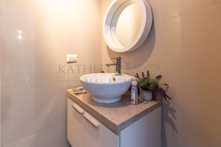 Apartamento con hermosas vistas en Harmony Tower en el corazón de la Ciudad
