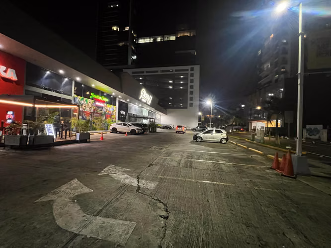 SE VENDE RESTAURANTE – BAR CON VIDA NOCTURNA EN OBARRIO