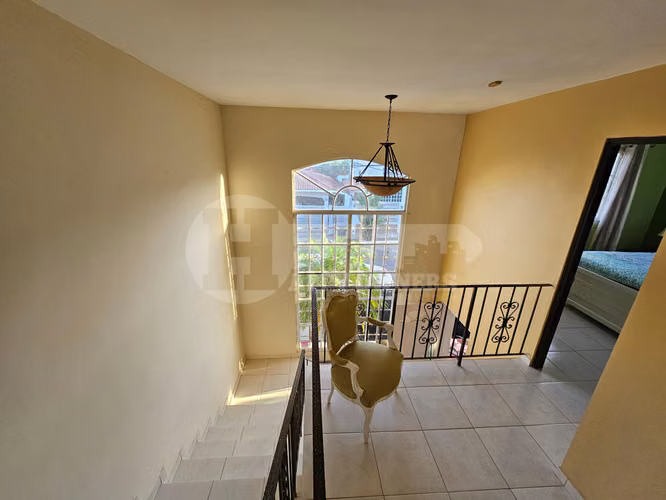 Venta de casa con piscina en Villas del Golf, Chitré