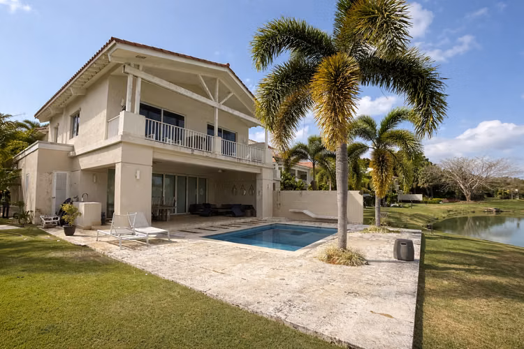 Ocean Lakes | 873 m² de Lote | Piscina Privada | Dentro del Rango Más Competitivo del Sector