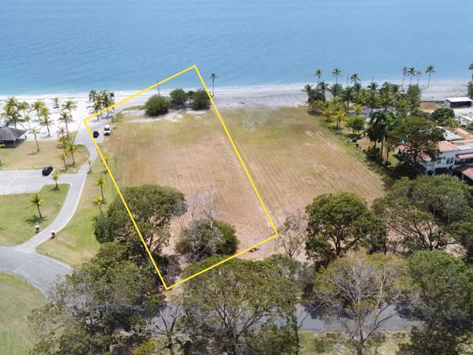 Venta de Lote Frente al Mar en Buenaventura