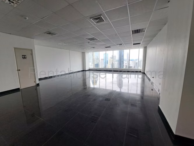 Oficina Comercial en Alquiler en Avenida Balboa JG