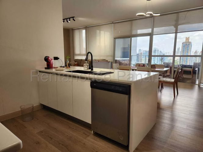 Venta – Apartamento Remodelado con Terraza y Jacuzzi en San Francisco BDP