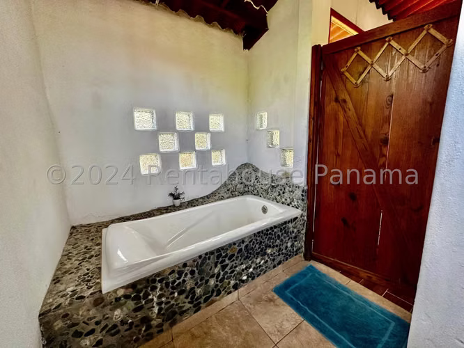 Venta – Espectacular Casa de Playa Frente al Mar en Costa Arriba de Colón BDP - Imagen 17