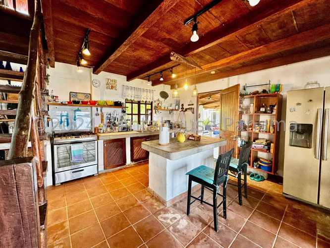 Venta – Espectacular Casa de Playa Frente al Mar en Costa Arriba de Colón BDP - Imagen 5