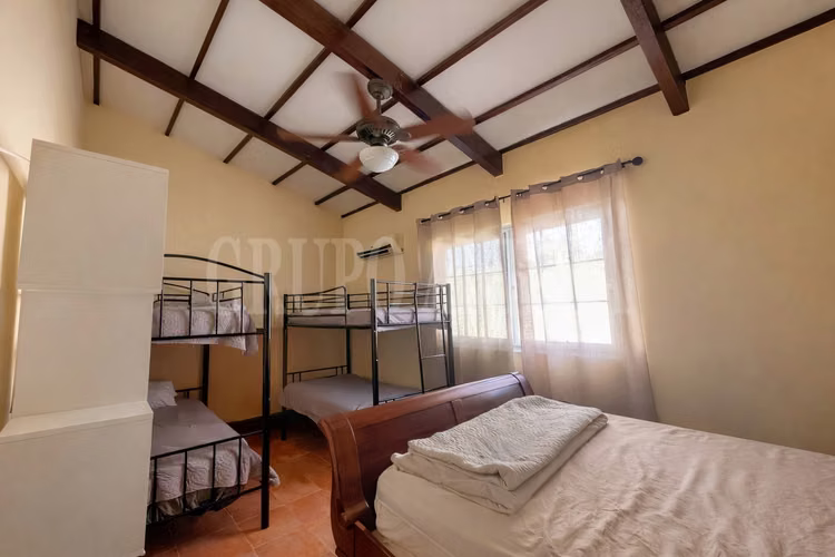 OPORTUNIDAD! Se Vende Casa con Piscina en Club de Golf Coronado