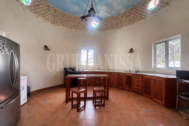 OPORTUNIDAD! Se Vende Casa con Piscina en Club de Golf Coronado