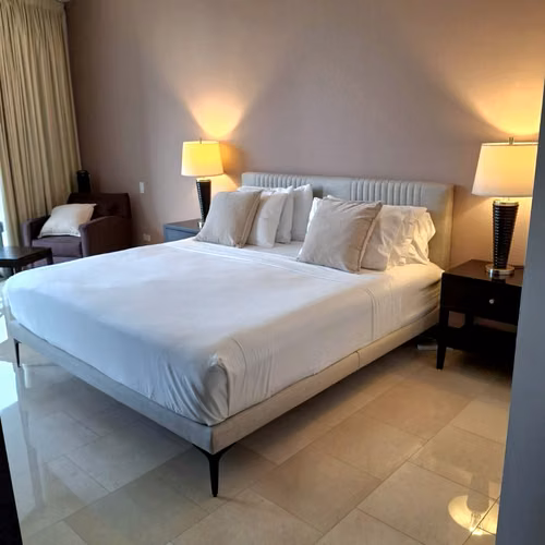 Experiencia de Lujo con Alquiler en el JW Marriot (Antiguo Trump)