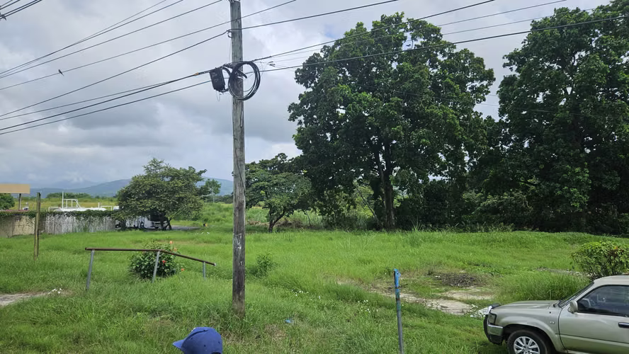 SE VENDE LOTE EN VIA PRINCIPAL DE CHEPO