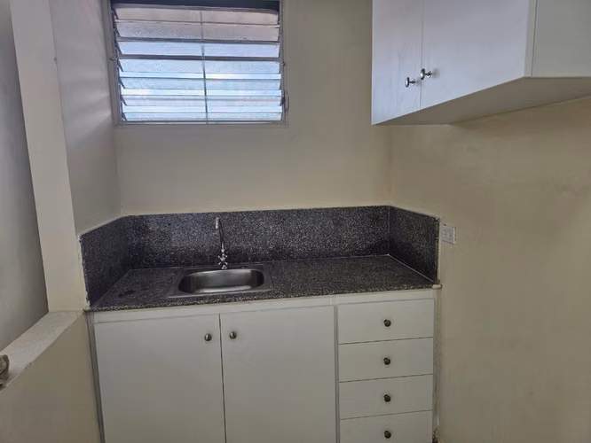 SE ALQUILA APTO EN CALIDONIA-EDIFICIO PAZOS - Imagen 3