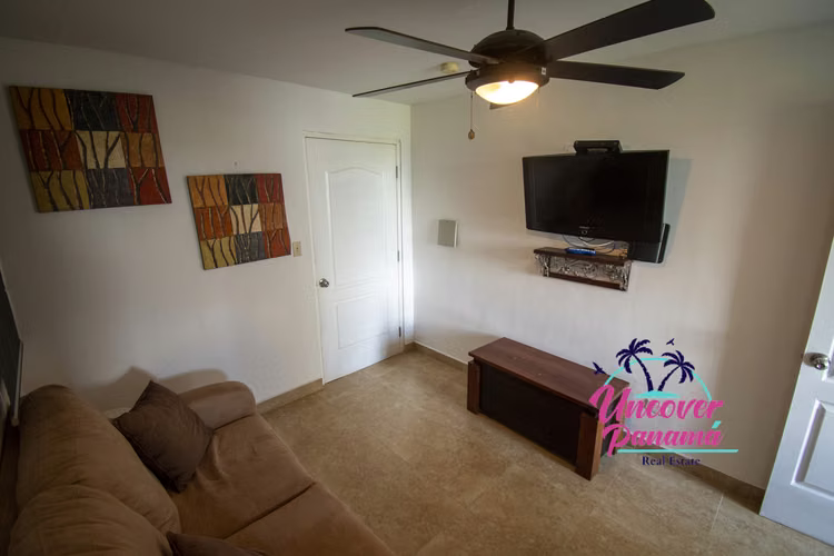 Condominio de 4 habitaciones con vista al mar en Miramar