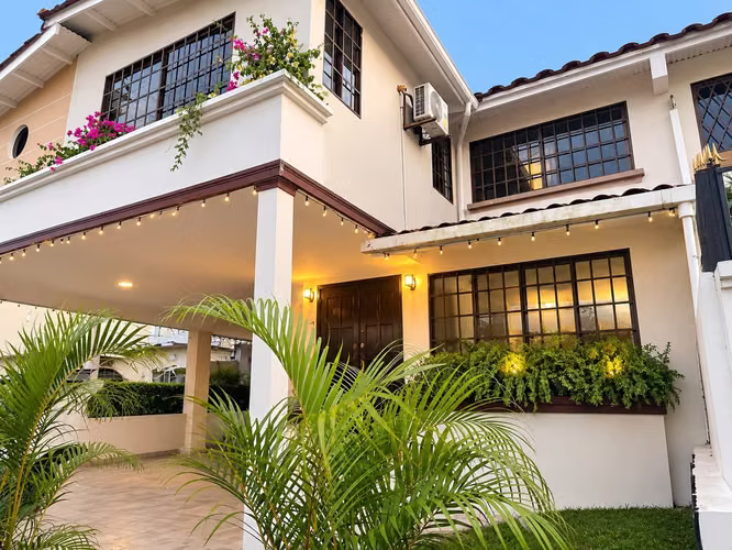 Venta de Casa en Altos de Panamá