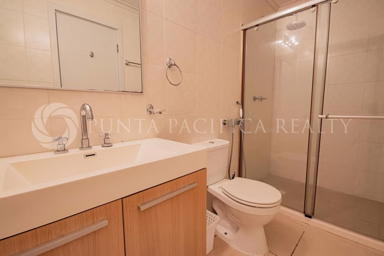 PH Oasis at the Bay- Amoblado para Venta