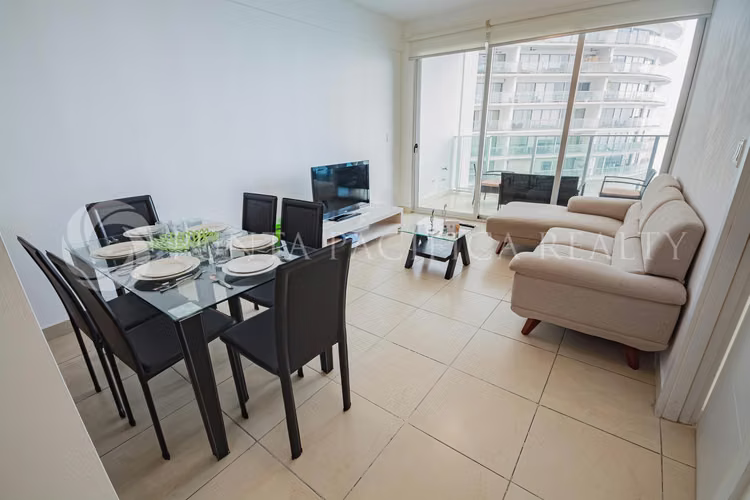 PH Oasis at the Bay- Amoblado para Venta