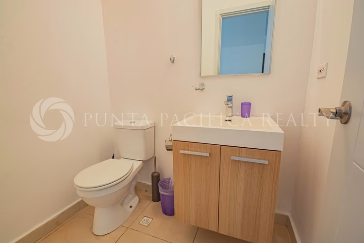 PH Oasis at the Bay- Amoblado para Venta