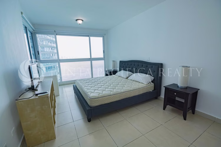 PH Oasis at the Bay- Amoblado para Venta