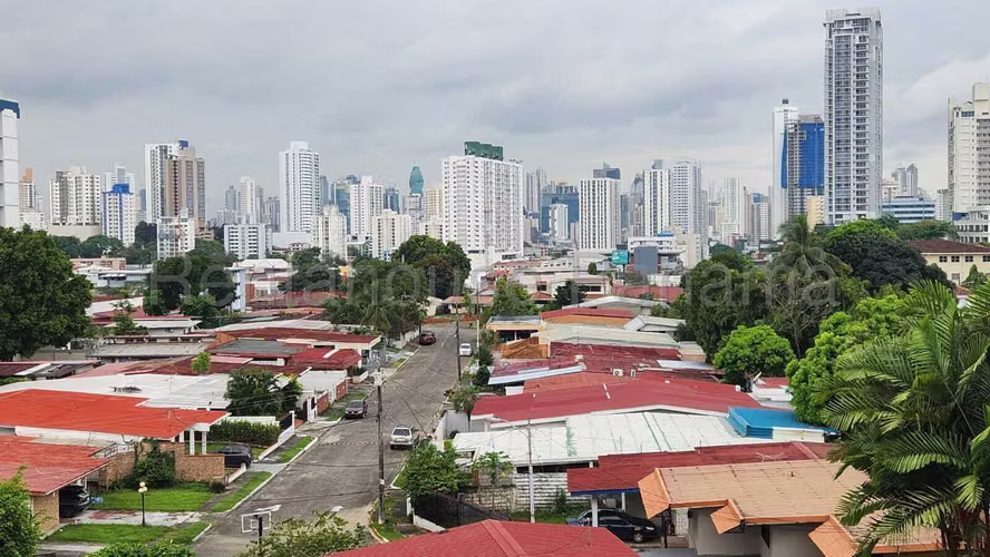 Vendo Casa Espaciosa en Hato Pintado 26-4905GG