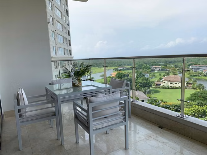 Vendo Apartamento Espacioso en PH La Vista on the Green 26-1985GG
