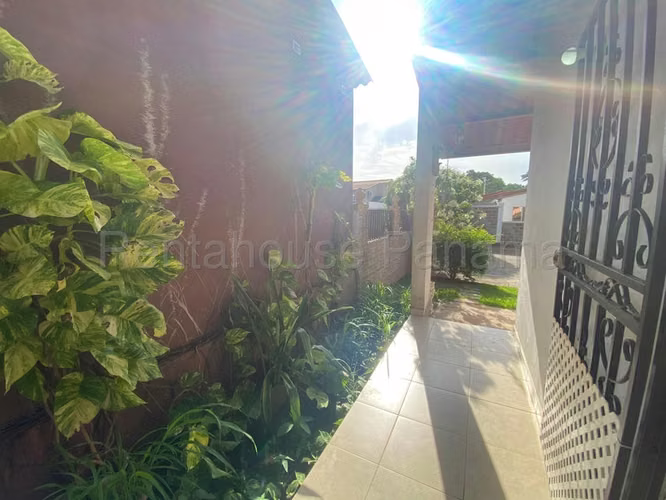 vendo casa en arboledas chorrera OF  26-5937