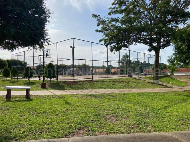 vendo casa en arboledas chorrera OF  26-5937
