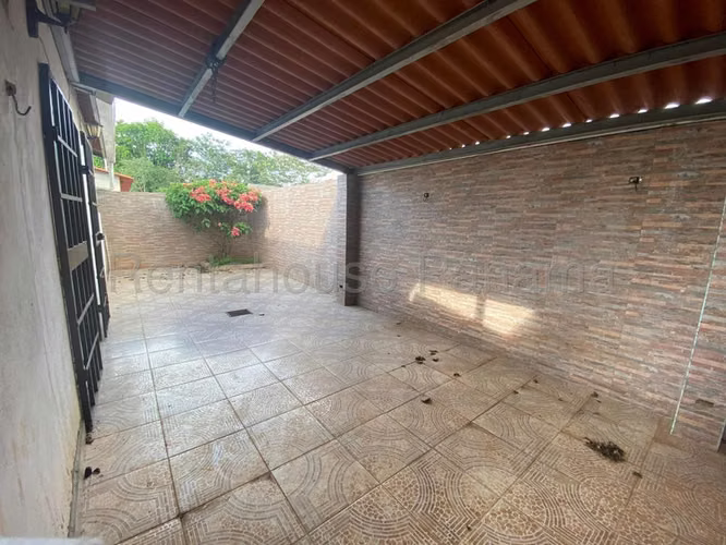 vendo casa en arboledas chorrera OF  26-5937