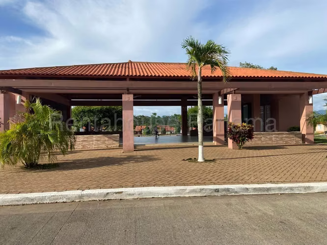 vendo casa en arboledas chorrera OF  26-5937