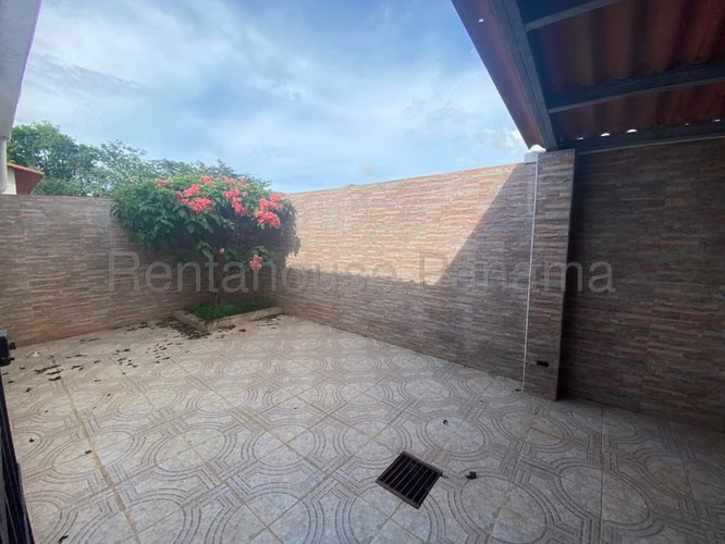 vendo casa en arboledas chorrera OF  26-5937