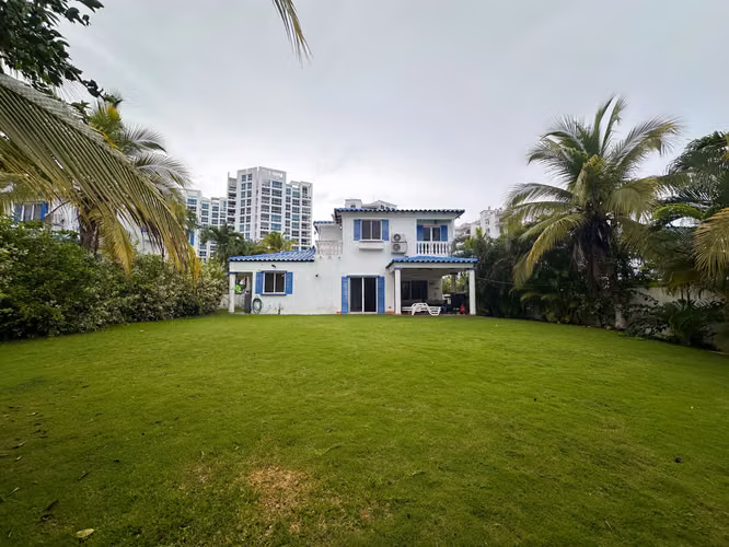 VENDO IMPRESIONANTE VILLA UNIFAMILIAR EN PLAYA BLANCA - RM