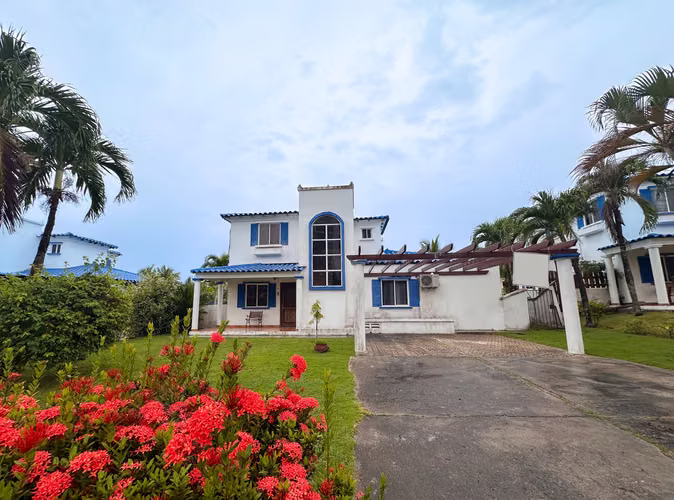 VENDO IMPRESIONANTE VILLA UNIFAMILIAR EN PLAYA BLANCA - RM