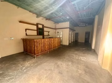 Conveniente Local Comercial en Casco Viejo