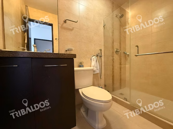 Venta de Apartamento en Embassy Village Albrook