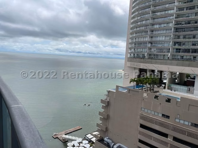Vendo Apartamento Exclusivo en PH Grand Tower, Punta Pacífica 26-5967GG