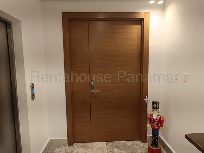 Venta Apartamento 322m² en Empire Residences | 2 Rec + Den | 4 Parkings | Lujo Exclusivo JG