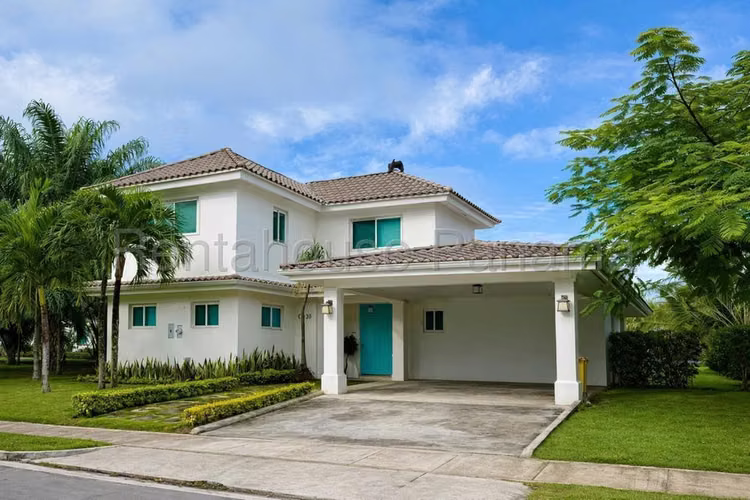 House for Sale in Playa Blanca JG