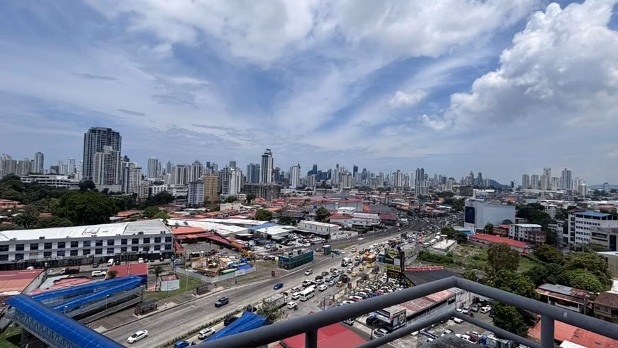 ALQUILO APARTAMENTO EN LA TRANSISTMICA FRENTE ESTACIÓN DEL INGENIO