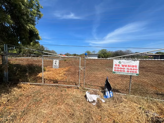 Venta de Local y Terreno en Guararé