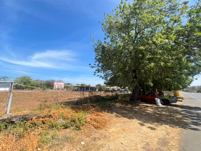 Venta de Local y Terreno en Guararé