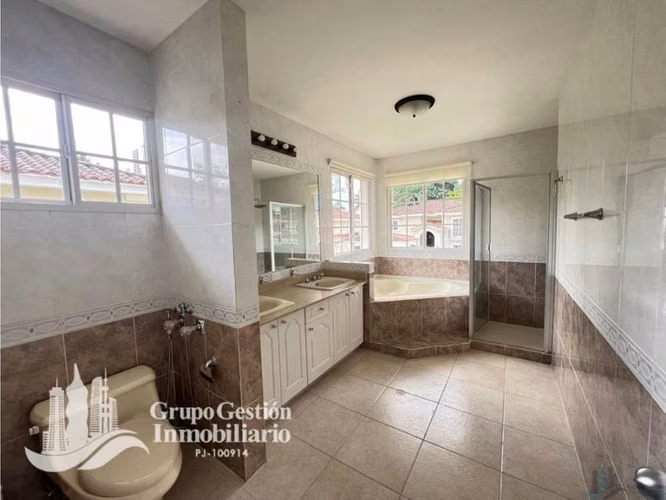 VENTA CASA COSTA DEL ESTE GRANDE 4 REC AMPLIA E ILUMINADA MLD