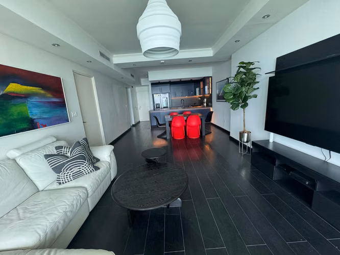 Melissa Foster Luxury alquila apartamento en PH H20 ON THE OCEAN, Avenida Balboa. MFR1928