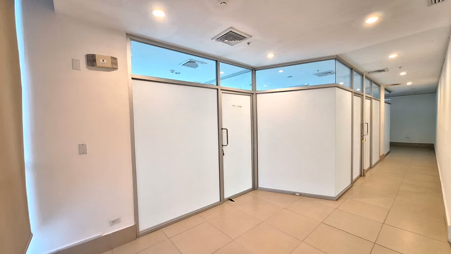 Oficina en venta en Costa del Este YM