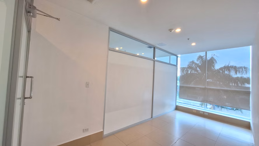 Oficina en venta en Costa del Este YM