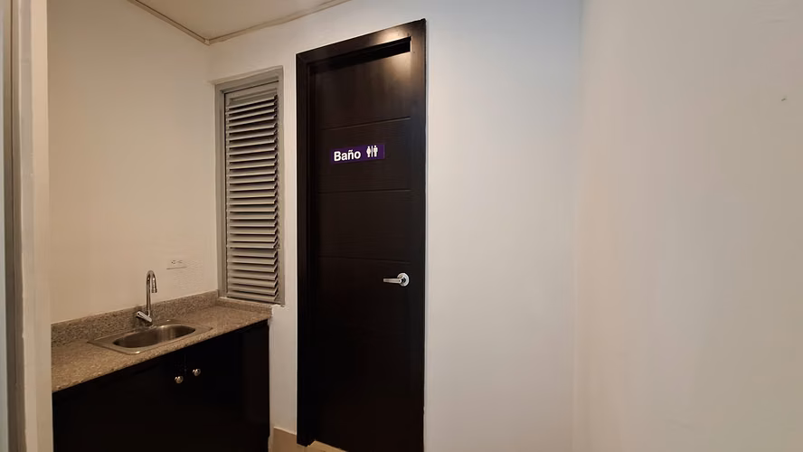 Oficina en venta en Costa del Este YM