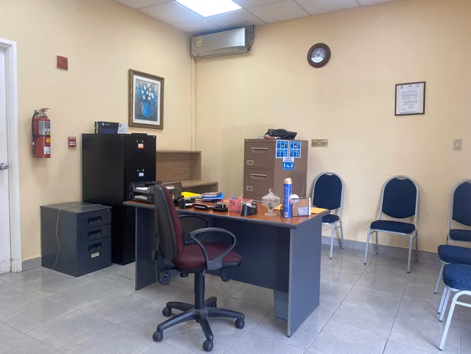 Se Vende local comercial - PH Centro Medico Cuatro Altos, Colon