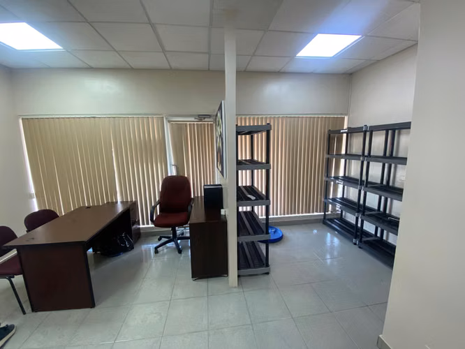 Se Vende Local Comercial Ideal para consultorios u Oficinas en Colon